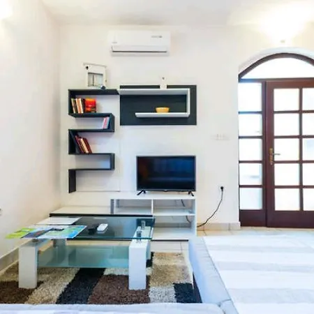 Apartment Marnika *