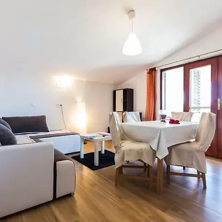 Apartment Marnika *